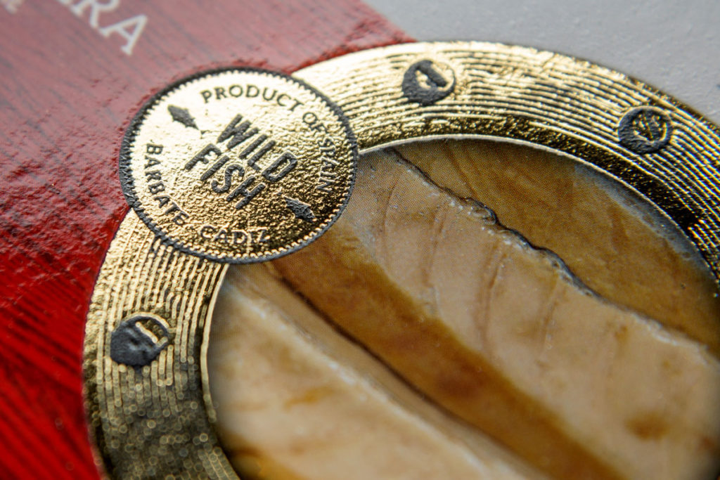 Nuevo packaging de la conocida marca de conservas Herpac, un clásico moderno que aúna la tradición artesanal con la innovación. 
