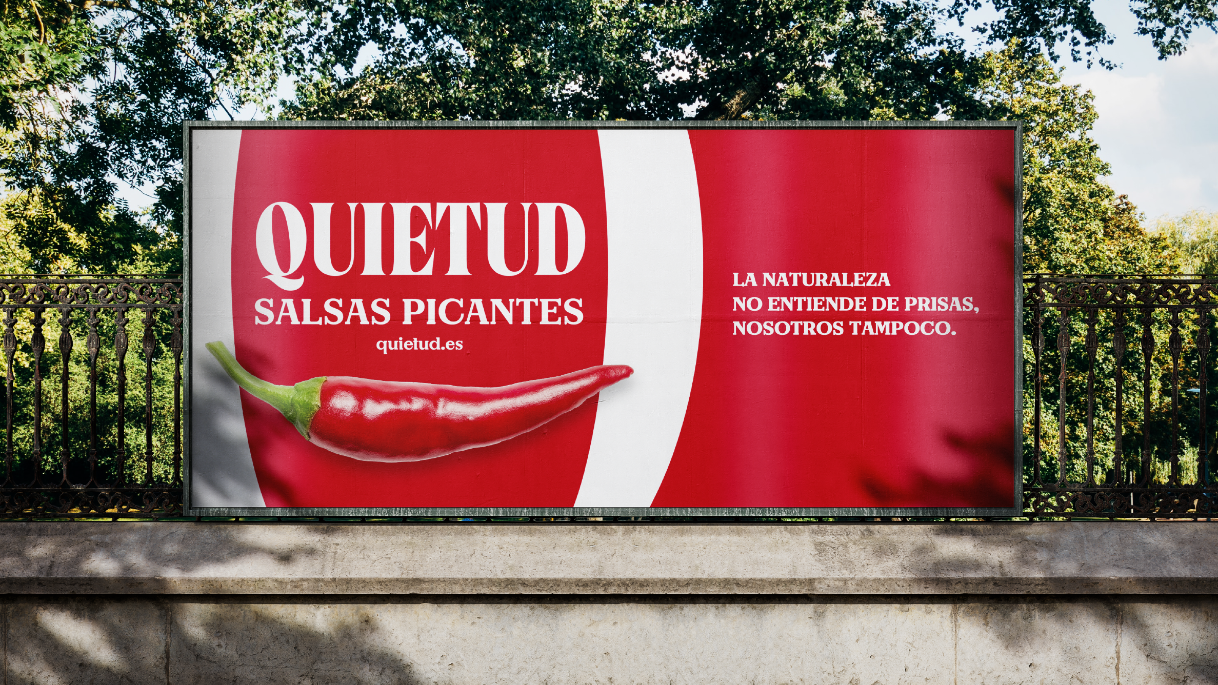 Identidad corporativa y diseño de packaging para la marca de salsas picantes Quietud